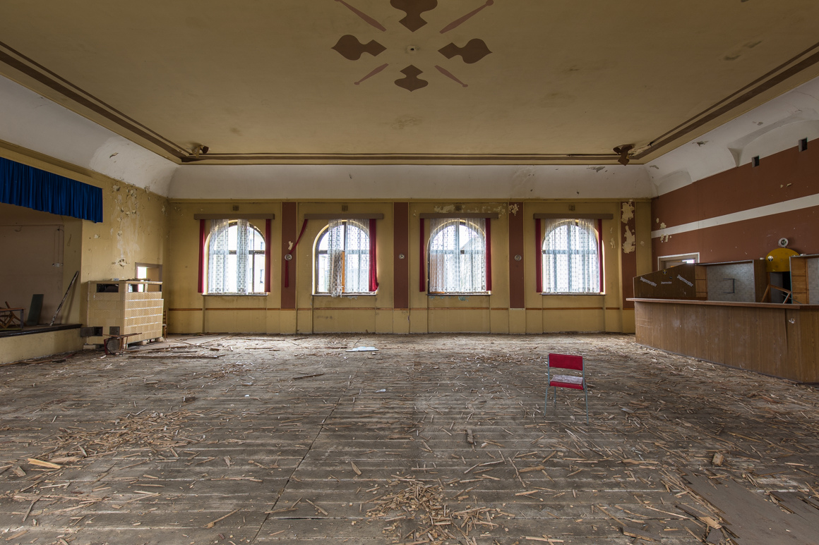 Gorknitz-Alter Gasthof-Saal-verlassener Ballsaal-Lost Place-Mario Kegel-photokDE